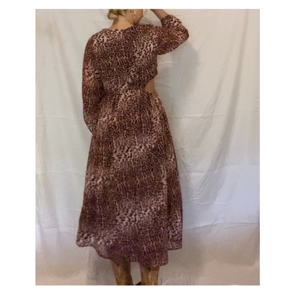 Cheetah Print Maxi 🐆 - Picture 3 of 4